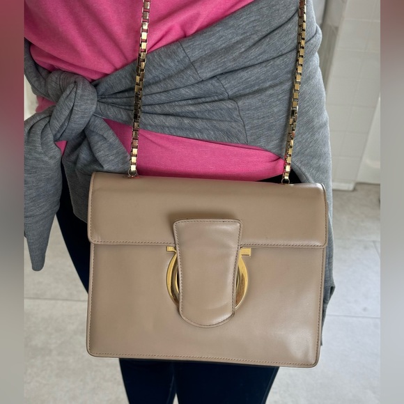 Salvatore Ferragamo Thalia Bag in Macadamia color - Picture 9 of 11